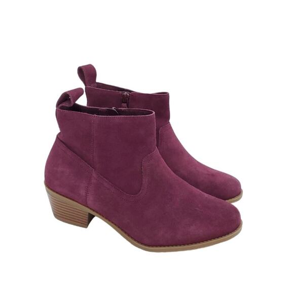 Vionic Vera Chic Eggplant Purple Sueded Ankle Boots Side Zipper Low Heels 8.5 - Picture 1 of 14